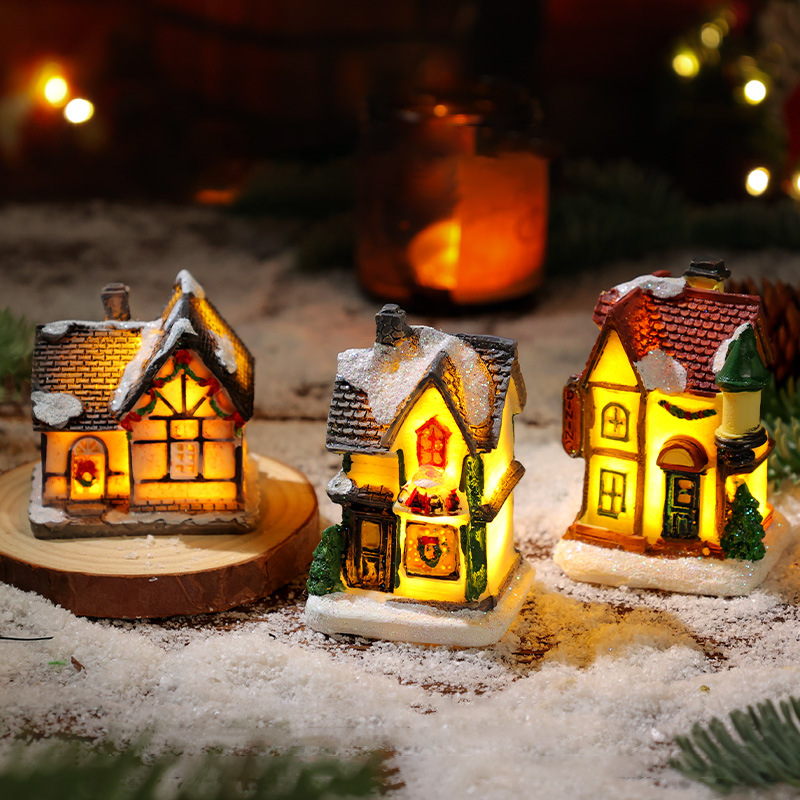 Christmas House Light Ornament - огляд і ціна Decor Lighting The Parade